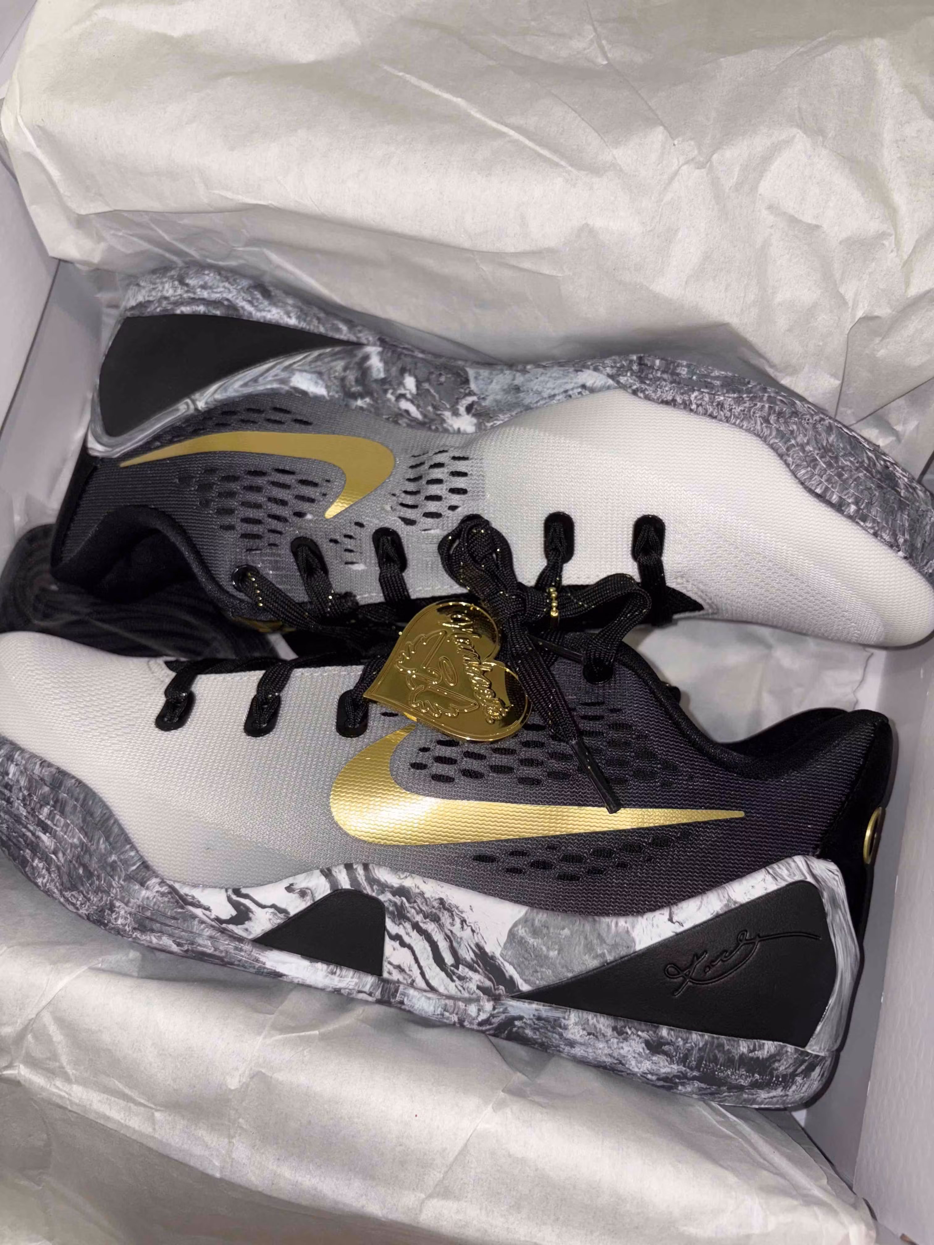Nike Kobe 9 EM Protro 'Mambacita' FZ7333-002 Nike Kobe 9 EM Protro 'Mambacita' FZ7333-002